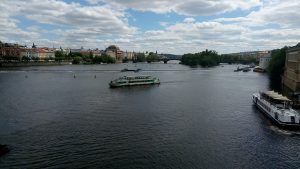 A Moldva folyónál